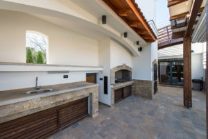 outdoor kitchen counter